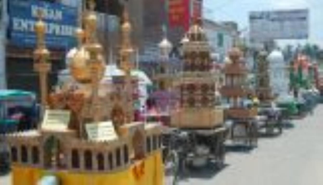 Tazia procession taken out amid the chants of Ya Hussain