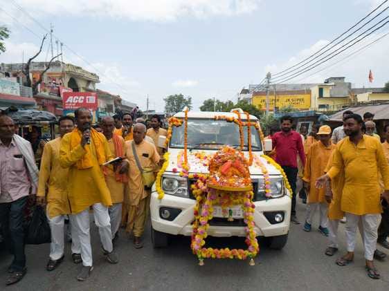 A group of devotees returned with Shakti Kalash