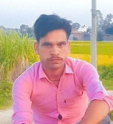 One of the two youths returning to the village by bike was crushed by a pickup