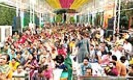 Amazing my Khatu Wale, amazing your style is unique... devotees danced on this