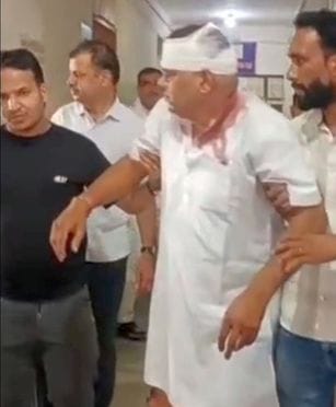 Jewellery worth Rs 50 lakh looted from a goldsmith at gunpoint in Julana