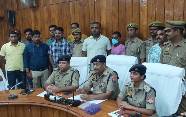 Tattoo became Aadhaar, accused of raping four girls arrested