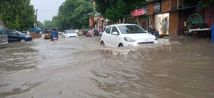 Roads turned into ponds after 30.75 mm rain