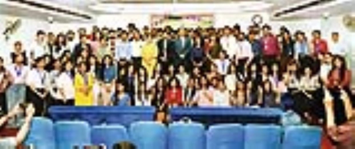 No war against risks, young CAs on the ground path to jobs