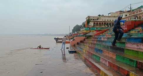 Due to heavy rain in  NARMADAPURAM  district  water level of Narmada River  rising
