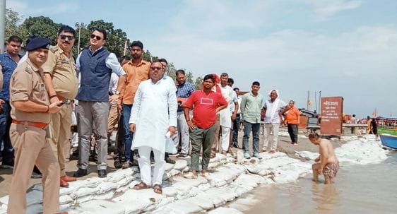 DM inspected Kachla Ghat and said that devotees will not face any problem