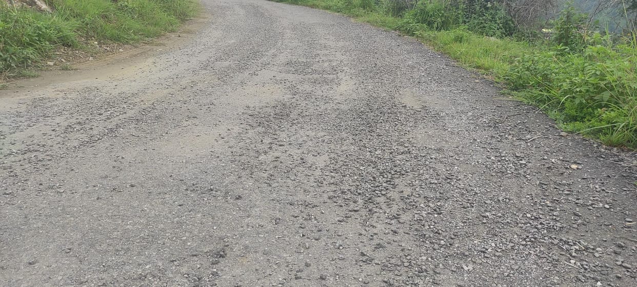 People expressed displeasure over peeling of asphalt from motor road