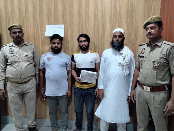 3 arrested for giving false information about robbery of Rs. 3.5 lakhs