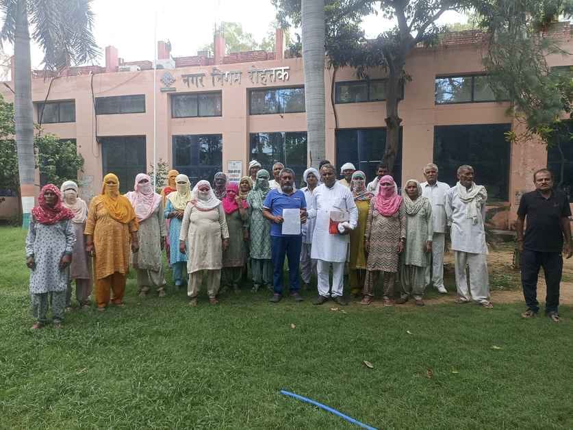 Bohar villagers reached the corporation office demanding release of the occupation