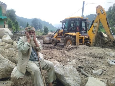 On the eighth day, the Thunag to Janjheli road was restored for small vehicles