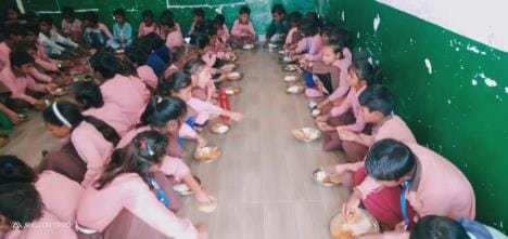 UP: ₹11 crore mid-day meal scam surfaces in Balrampur; FIR lodged against 44 people, including district coordi