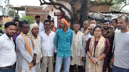 पतुलखी छत्रपाल ग्राम पंचायत में अविश्वास प्रस्ताव रद्द होने के बाद सरपंच के साथ सहयोगी