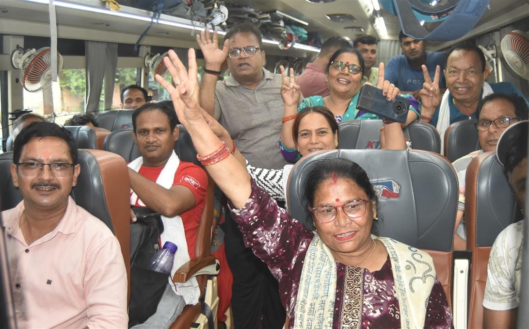 A group of 200 devotees left for Amarnath Yatra