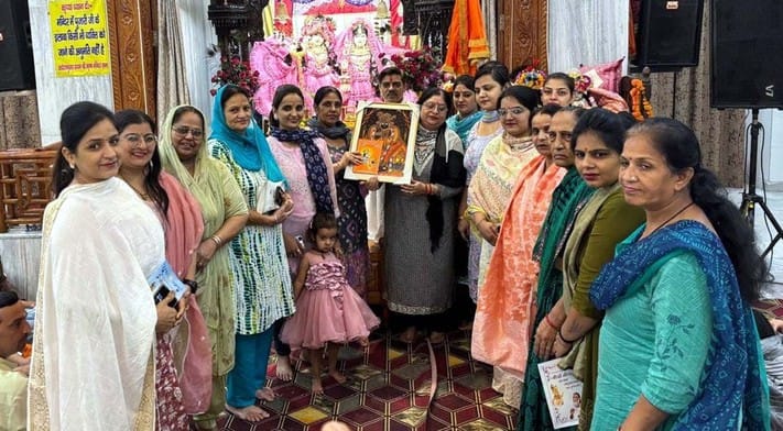 Women's Satsang Sabha took out Prabhatpheri, Sri Krishna temple resonated with devotion and bhajans