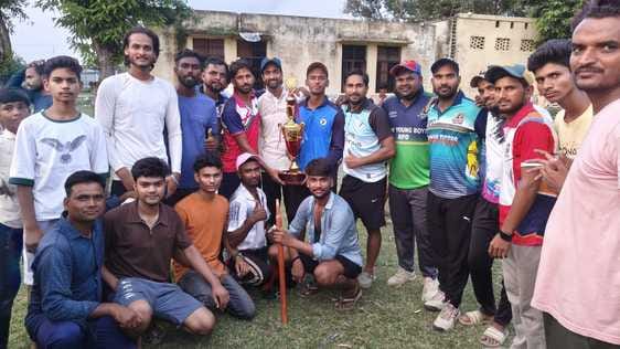 Anwar XI won the final match of Mazhgai Premier League by defeating Kaif