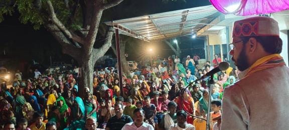Sarees distributed to 500 women