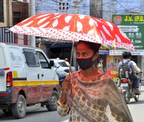 Rain in the morning, strong sunshine in the afternoon made life miserable