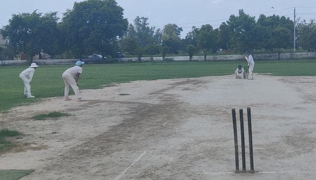 Students will learn the tricks of cricket in parishadiya vidyalaya