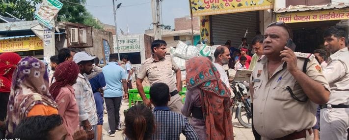 Women of Naguran village blocked Jind-Kaithal road due to shortage of drinking water
