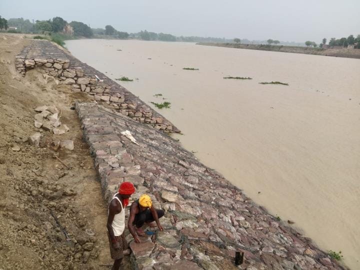 Saryu-Rapti water level rises again, water is moving towards fields, farmers are worried