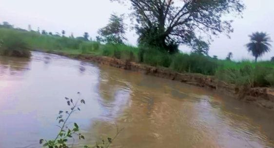 Water level in Ganga started decreasing, efforts were made to stop erosion by placing sacks