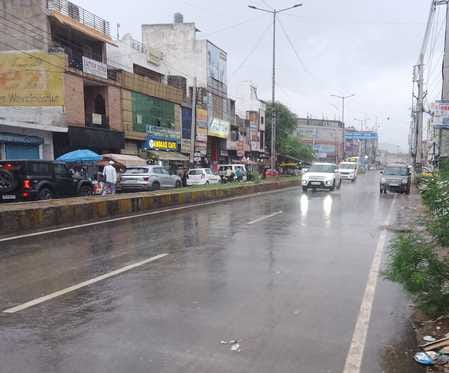 Troubled by the heat throughout the day, it rained at night