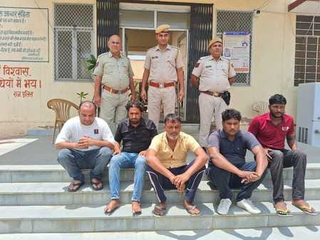जासूसी के आरोप में एक युवक की बेहरमी से हत्या