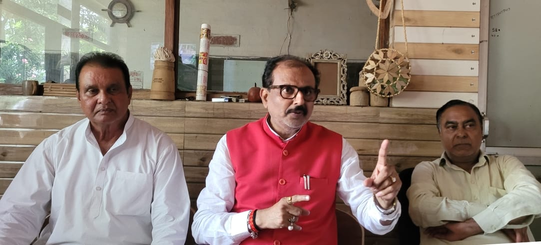 People are deceiving the society by hiding their identity: Raghuraj Singh