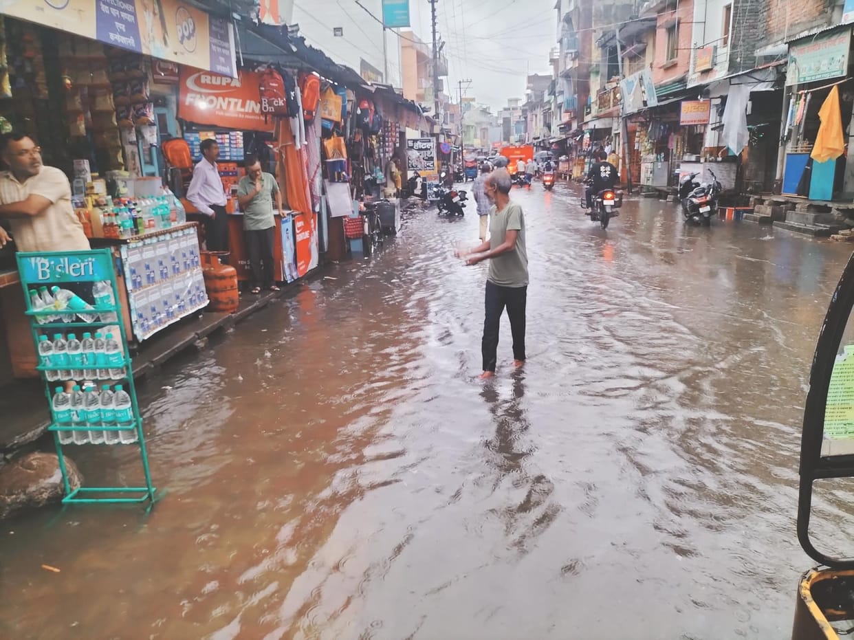 Life disrupted due to heavy rain in Tanakpur, water logging at many places
