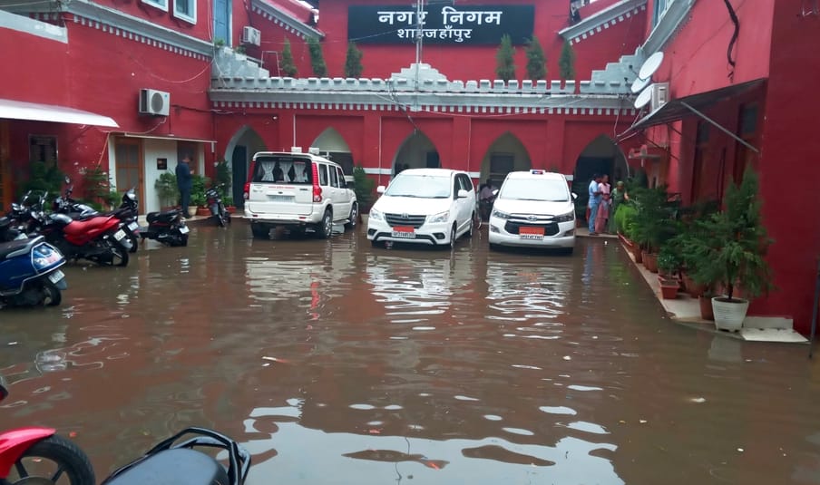 The city's streets were flooded in an hour of rain