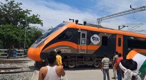 Muzaffarnagar: Now Vande Bharat will stop in Hapur also, people going to Ayodhya will benefit