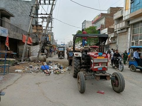 For the first time, Nagar Panchayat has issued a separate tender for garbage disposal for 10 years
