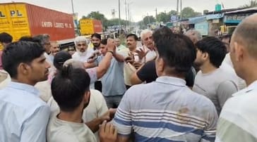 The ramp on the border became a battleground, people of Dharuhera and Bhiwadi clashed