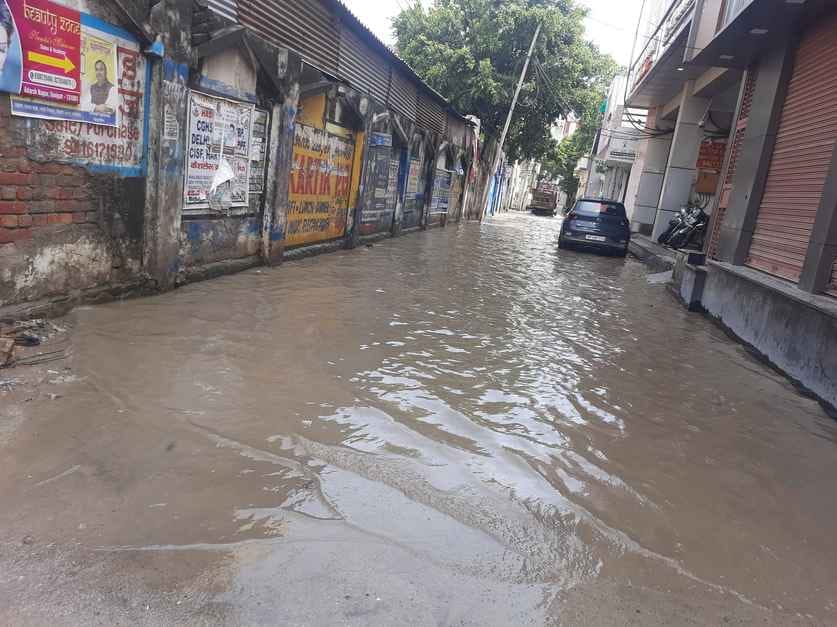 Roads and streets turned into ponds due to rain