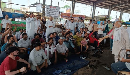 Vegetable vendors' strike begins in the market, buying and selling of vegetables stopped
