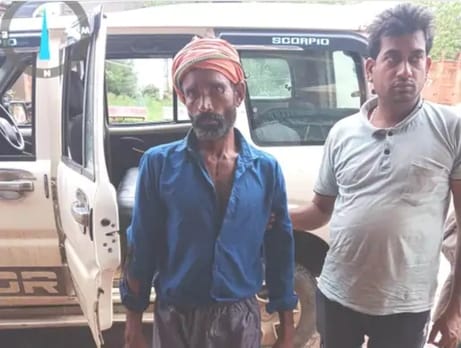 He clashed with a tiger, rained sticks, saved his life.Tiger attacks shepherd in Balaghat
