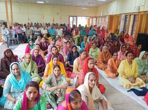 Shri Shiv Mahapuran story concluded with Purnahuti in Havan Yagna
