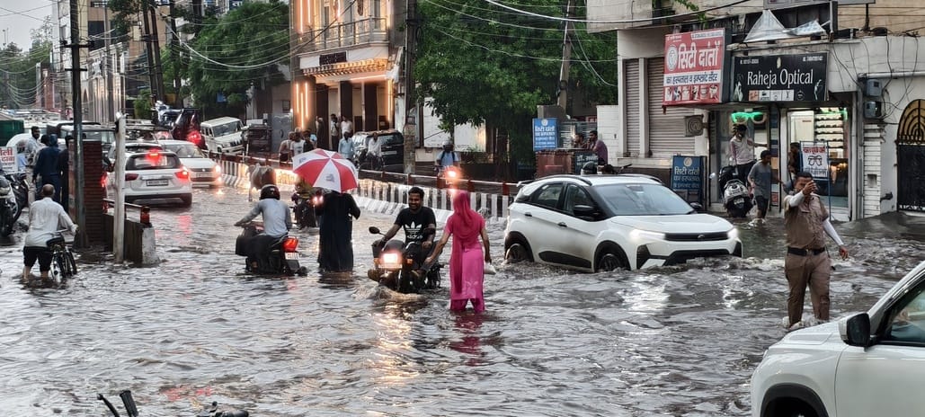 Heavy rain made the weather pleasant, waterlogging on the roads increased the troubles