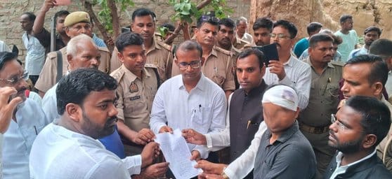 As soon as the body of the elderly man reached home, there was chaos and a dispute with the police