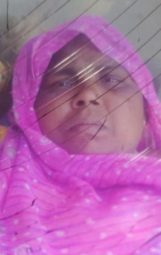 Current passed through the wire hanging from the pole, woman died after getting caught in it