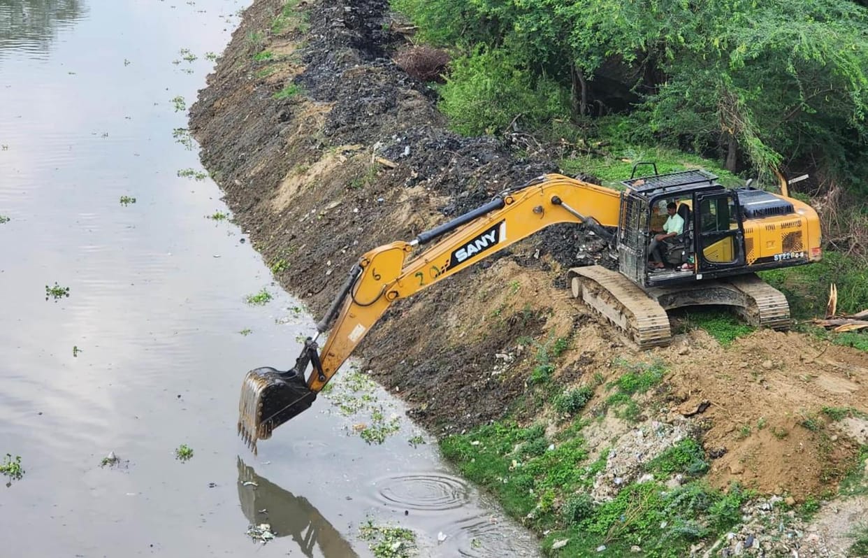 Cleaning of Sarayan river started