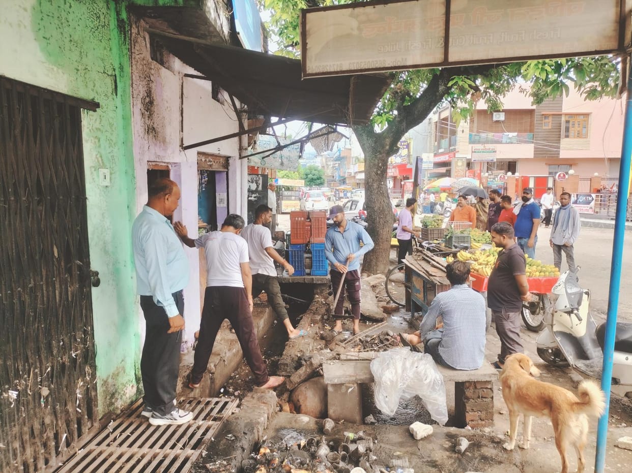 Administration took to the streets to deal with waterlogging