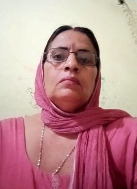 Woman dies after being hit by a crane, it was her first day in the factory