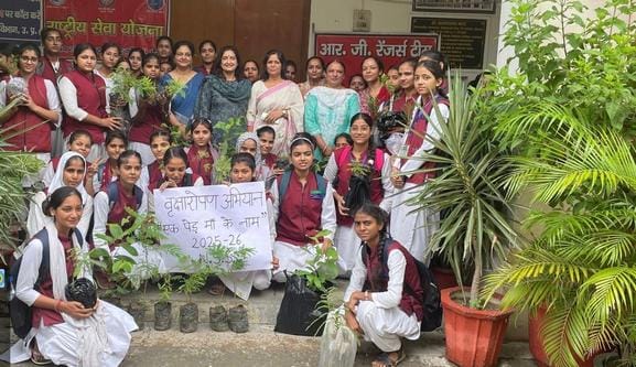 Over 800 plants were distributed.