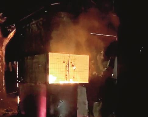 Huge fire in water police post near Naina Devi temple, panic ensues