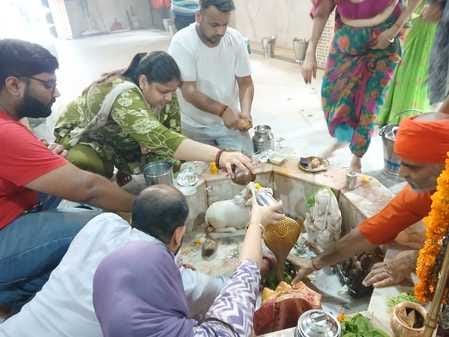 On the first day of Sawan, devotees thronged the Shiva temples and performed Jalabhishek
