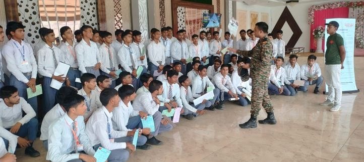 Caravan Talkies reached Gautam Buddha Nagar with the message of army recruitment