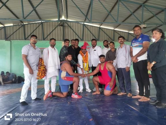 Players of Raj Narayan Academy were champions in wrestling