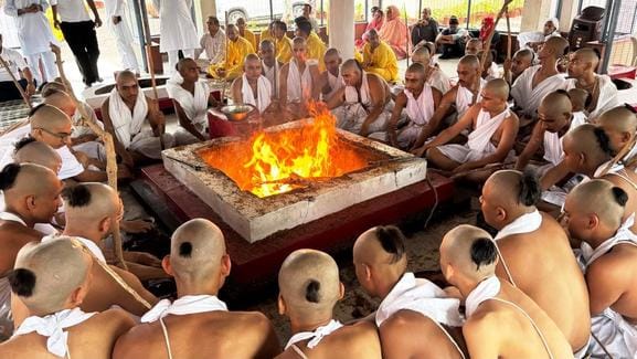 On Guru Purnima, the students of Jayaram Vidyapeeth had their sacred thread ceremony as per the Gurukul tradition