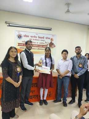 Youth should come forward for change: Dhandev